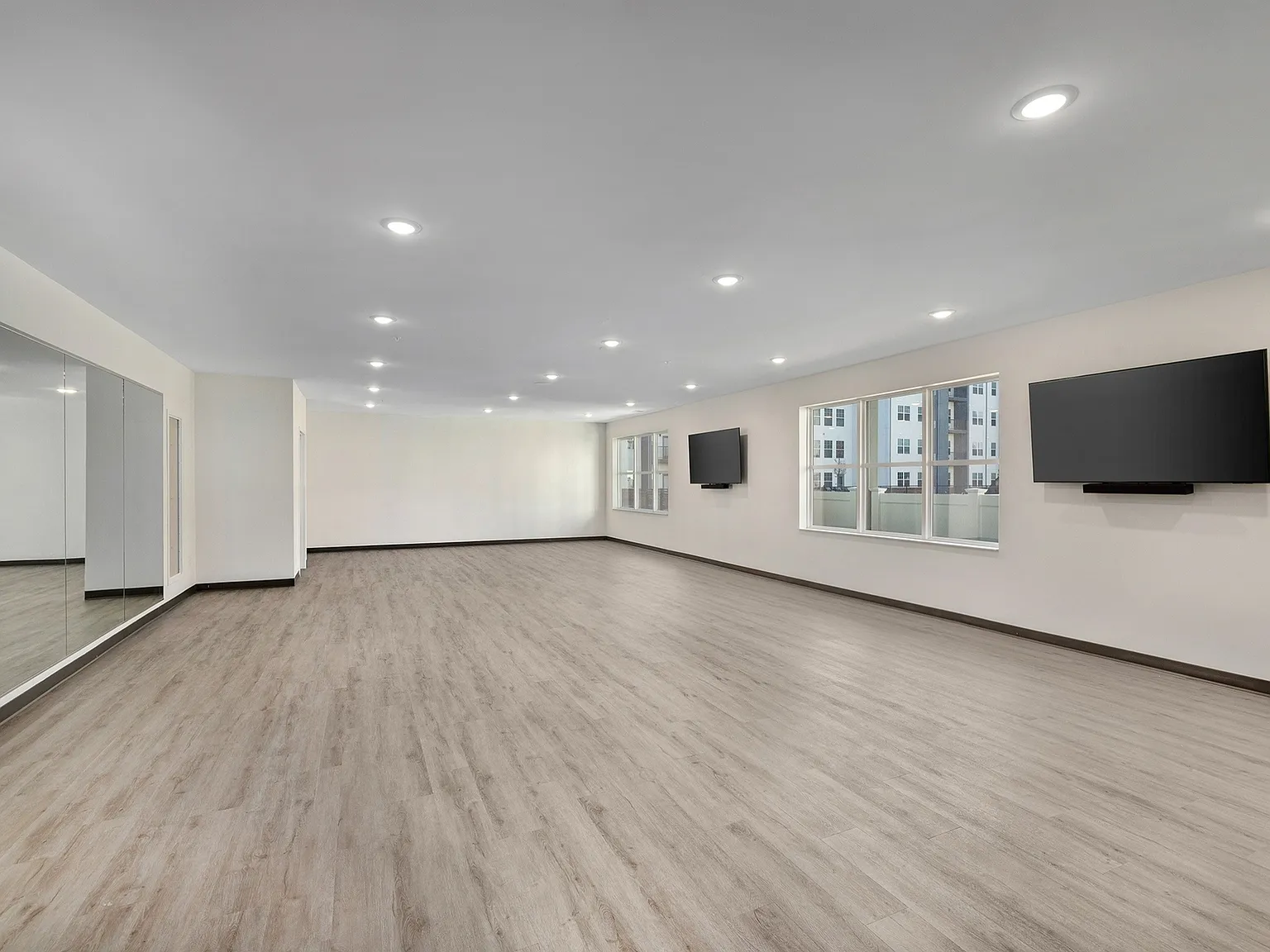 Vista Riverwest — Photo 2