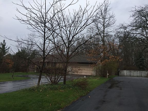 2nd image of 3527 Lake Dr SE