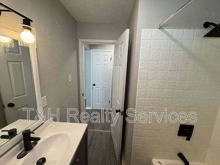 5242 E 20th Pl — Photo 9