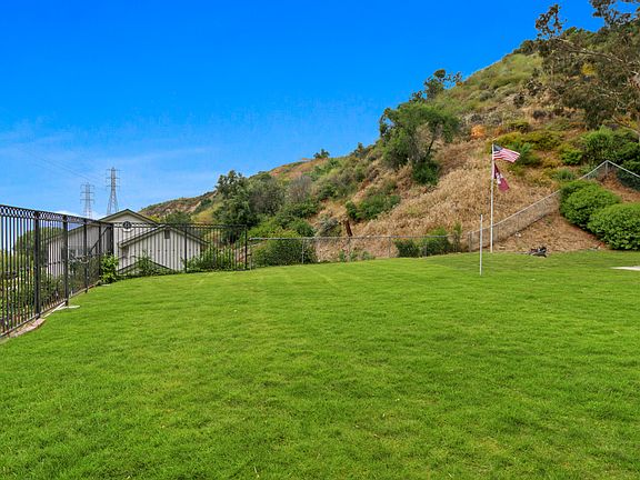 4th image of 3238 Gotera Dr