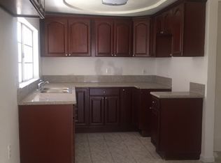 822 W 82nd St, Los Angeles, CA 90044