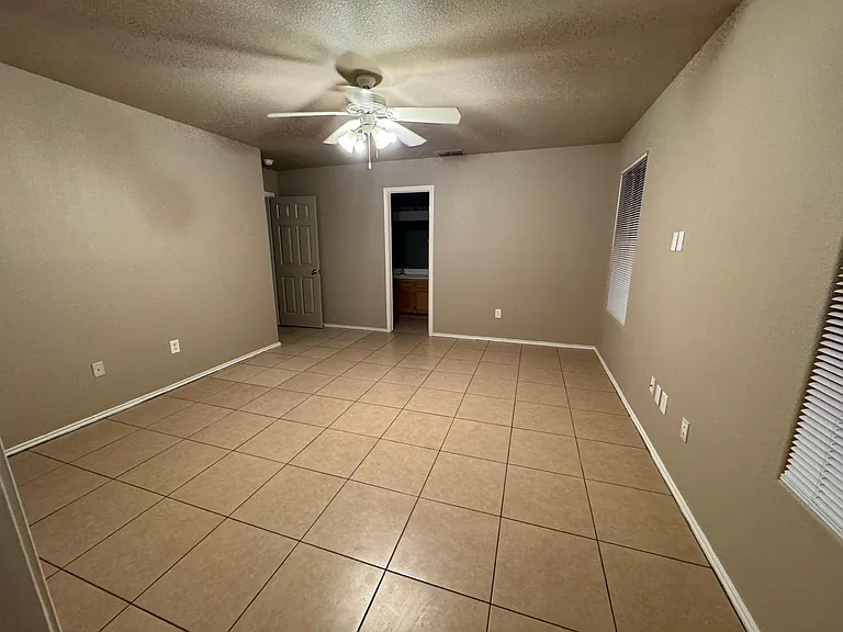 518 Gandara Dr — Photo 9