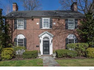 7 Pine Ter, Bronxville, NY 10708