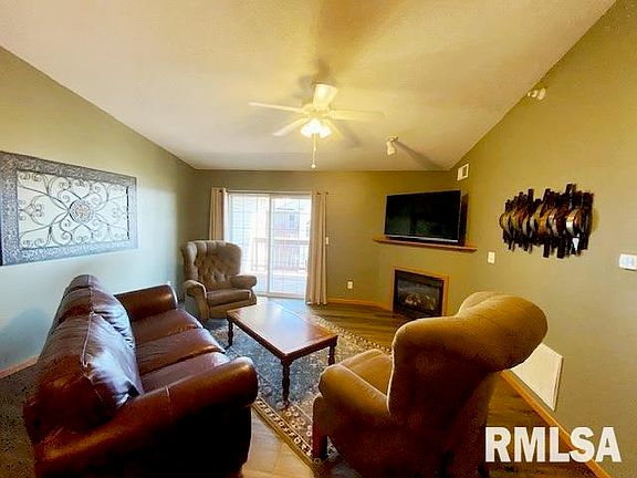 3rd image of 3213 S 16th Ave Unit 301