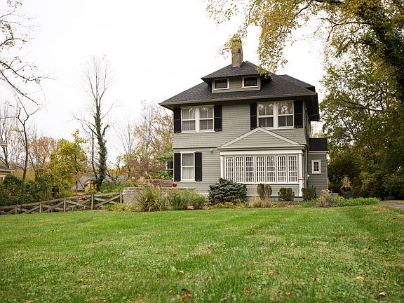 2nd image of 390 Albion Ave