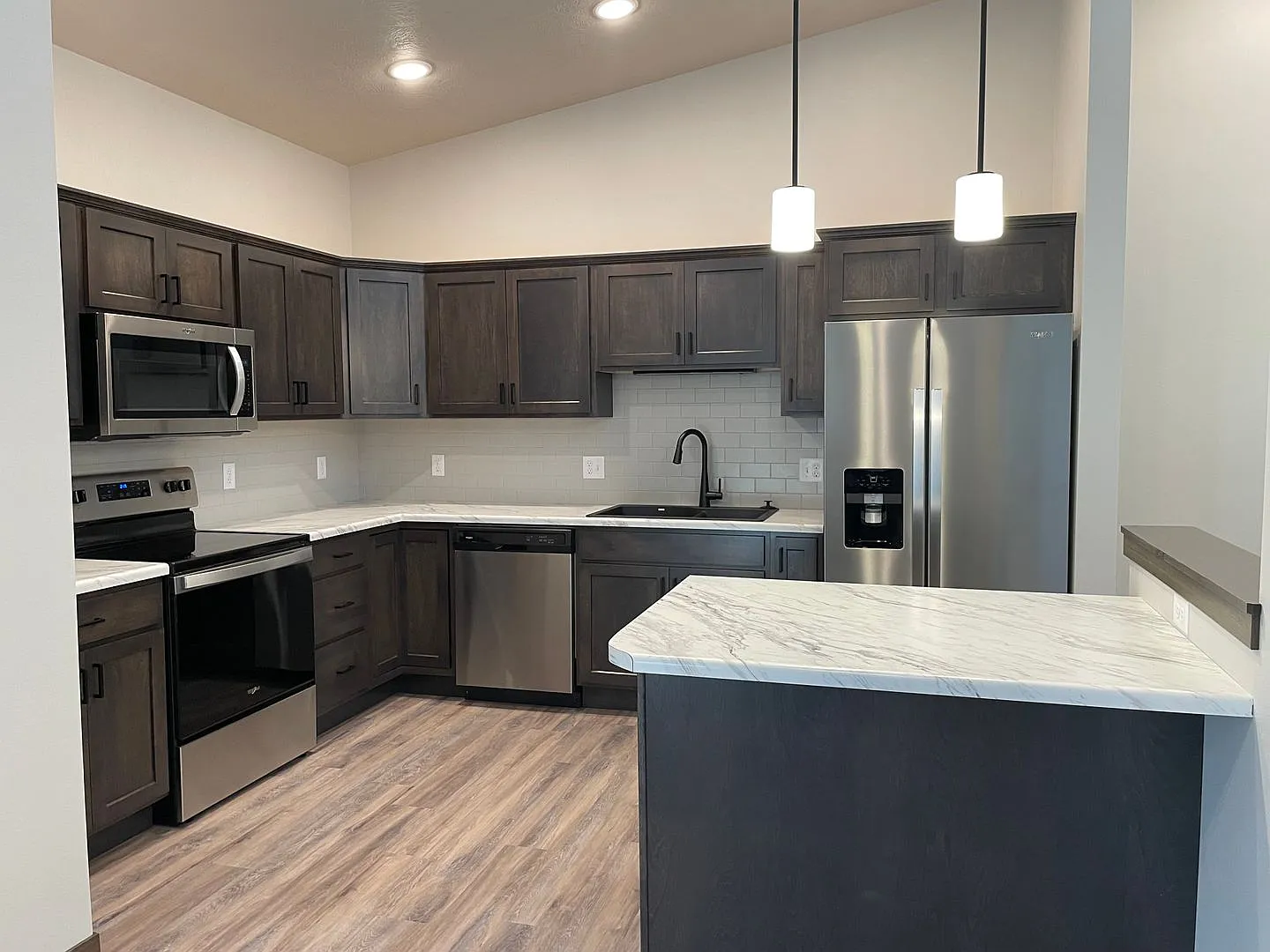 Modern 3 Bedroom Copalis Townhomes with Main-Level Primary Suite — Photo 3