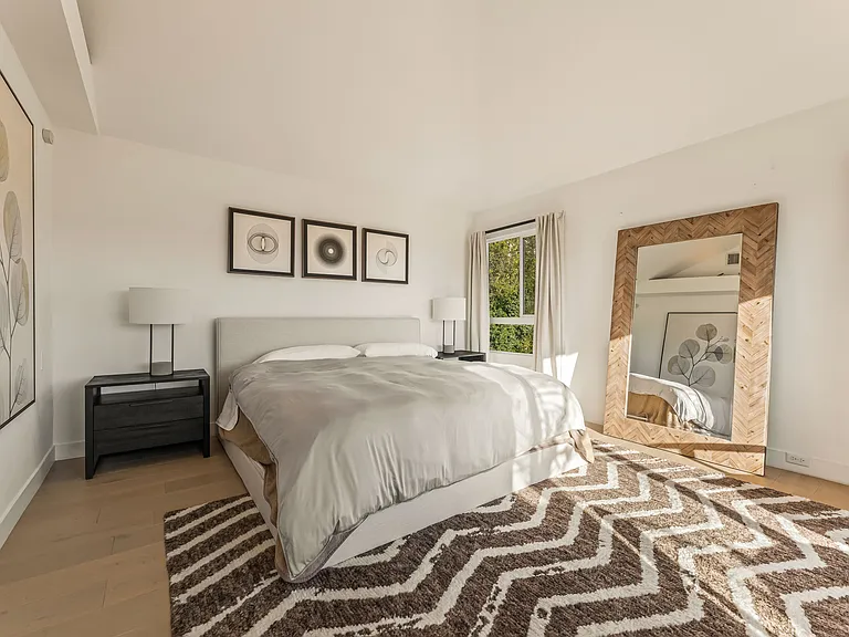 1824 Webster Ave — Photo 13