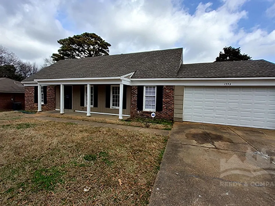 1392 Singing Trees Dr