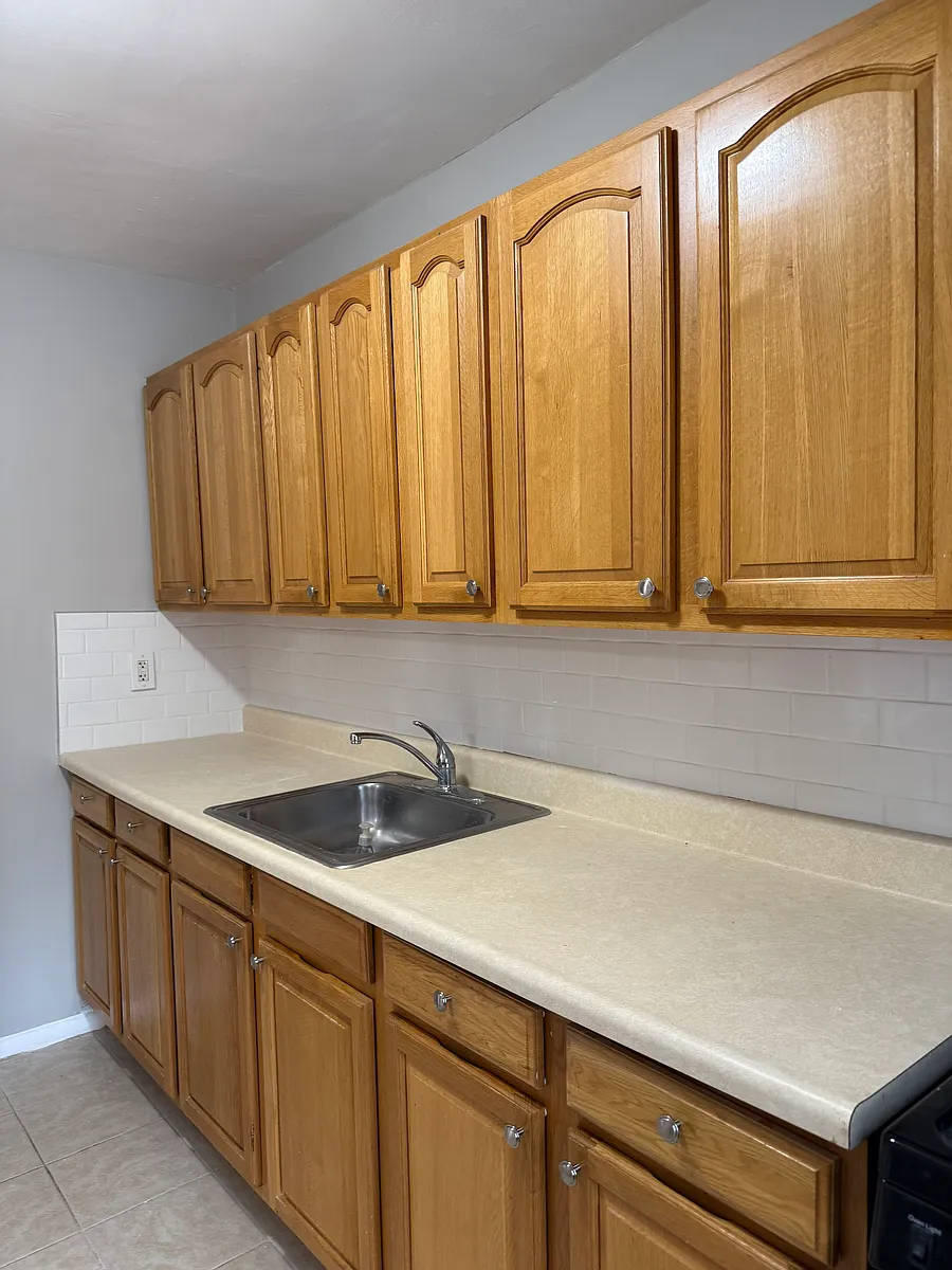Building Photo - 45 Morris Ave #18