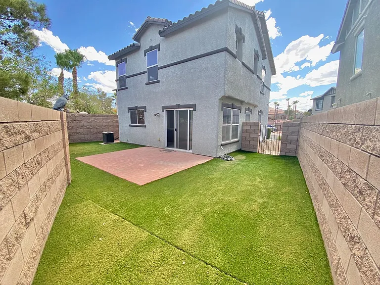 1060 Paradise Coach Dr — Photo 28
