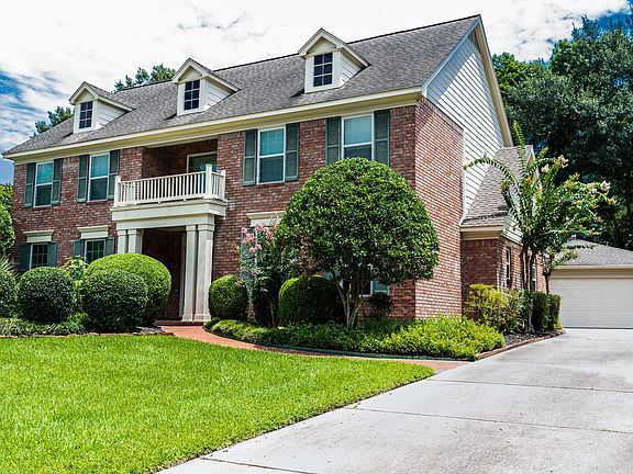2nd image of 3118 Woodland View Dr