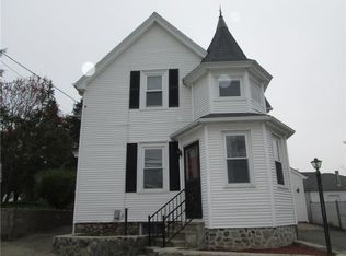 1 Cobble Hill Rd, Lincoln, RI 02865