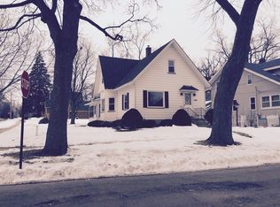 488 Hendee St, Elgin, IL 60123