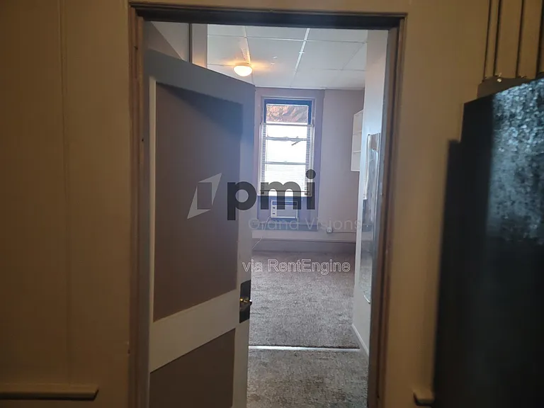 601 Monroe Ave #8 — Photo 12