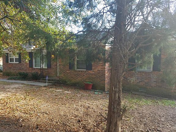 2nd image of 4448 Fairfax Dr