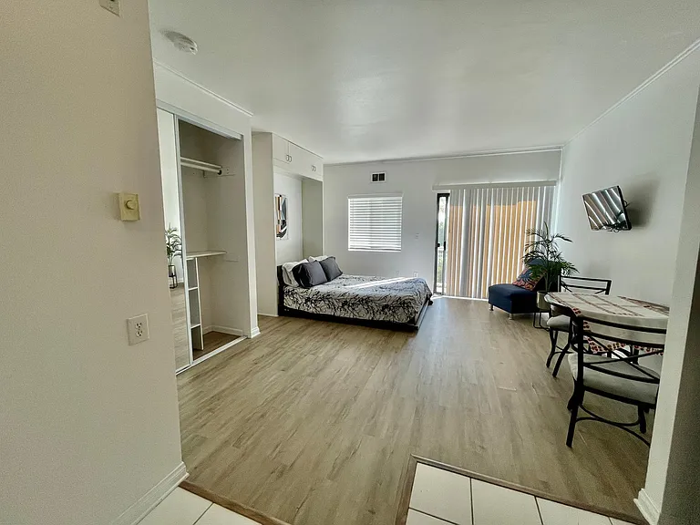 2650 Broadway #216 — Photo 5