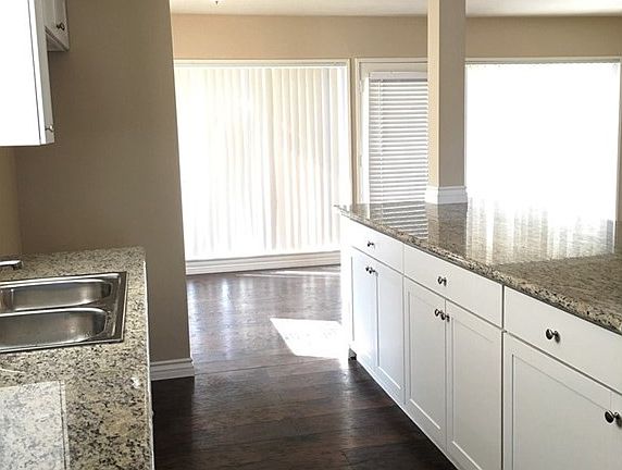 3rd image of 6689 Yellowstone Dr