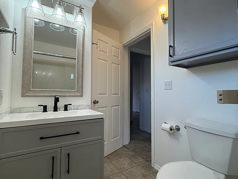 540 NW Portland Ave #1 — Photo 9