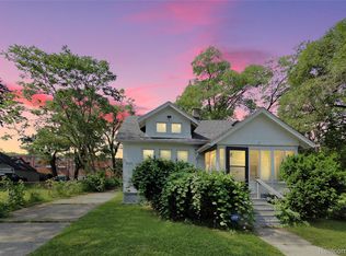 5021 Anatole St, Grosse Pointe, MI 48236