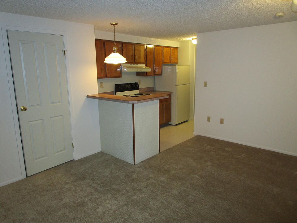 1st image of 105-70 Ogden St #105