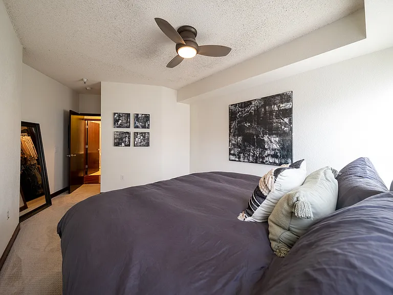 310 E 18th St #202 — Photo 7