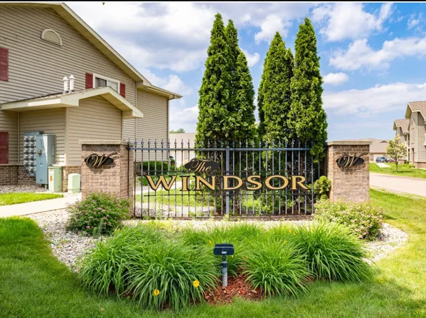 2220 Oxford Ct #6, Plover, WI 54467