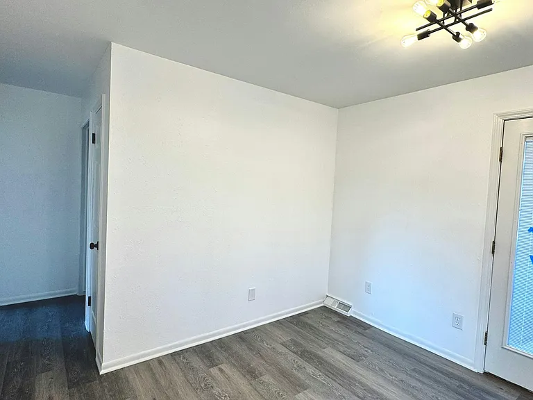 6022 Clover Ln — Photo 5