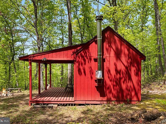 3rd image of 551 Sawlog Rd