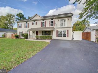 13132 Pennypacker Ln, Fairfax, VA 22033