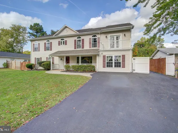 13132 Pennypacker Ln, Fairfax, VA 22033