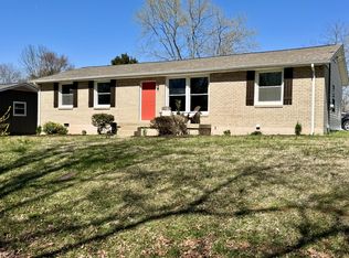 418 Hickory Bend Dr, Greenbrier, TN