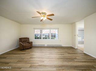 933B Thornhill Court, Lakewood, NJ 08701