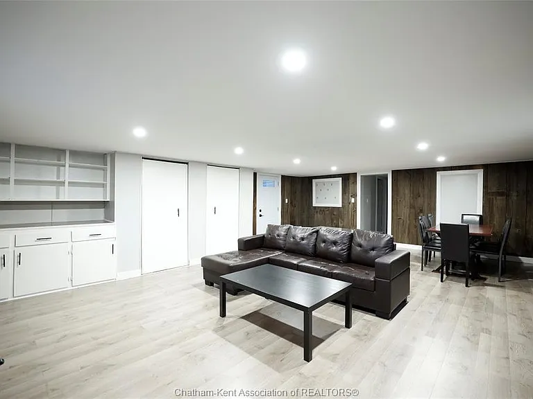 97 Taylor Ave — Photo 21