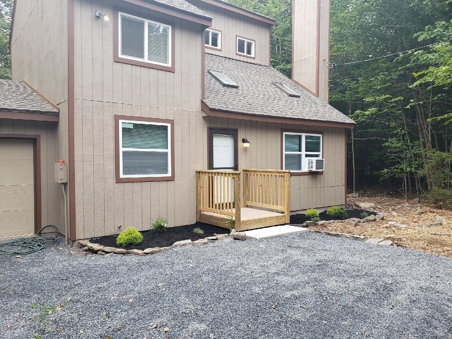 1047 Knollwood Dr — Photo 4