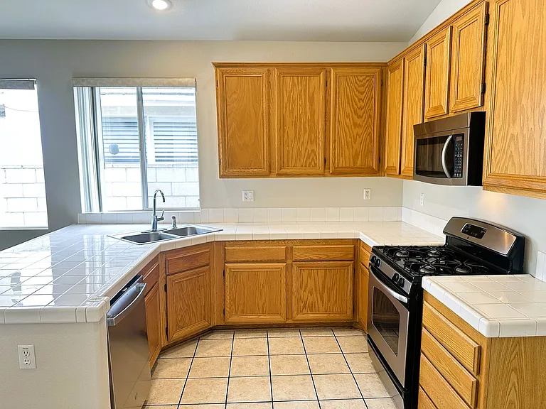 13321 Heritage Way — Photo 6