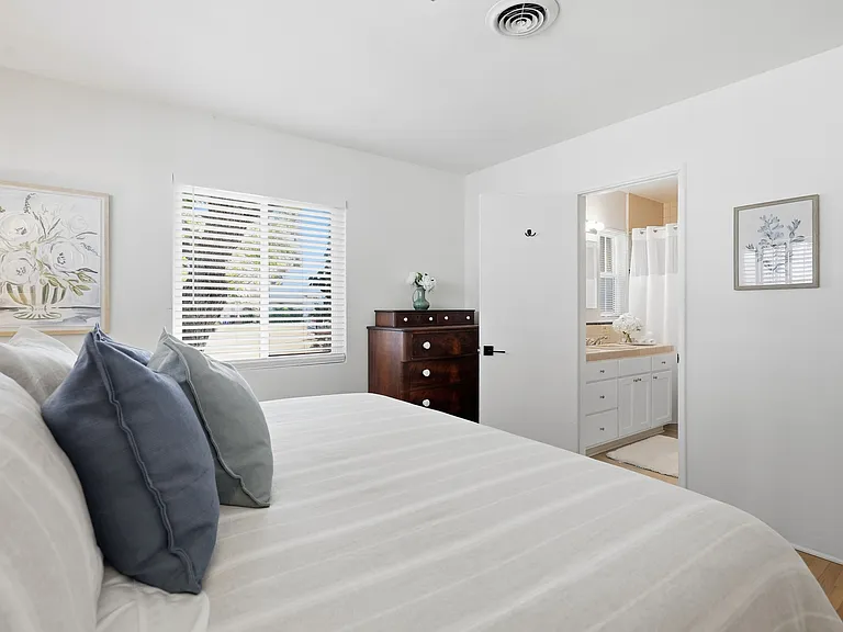 540 Country Club Ln — Photo 16