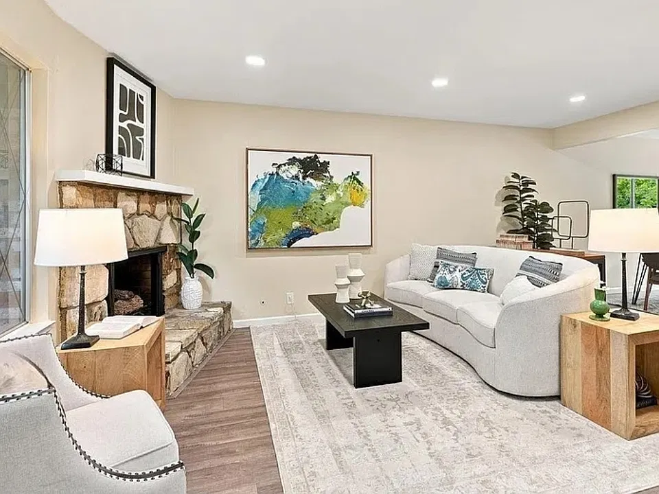 Miramonte Dr