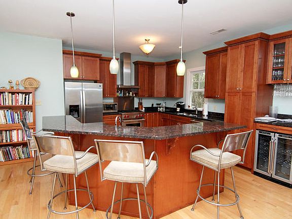 4th image of 2888 Old Drake Dr