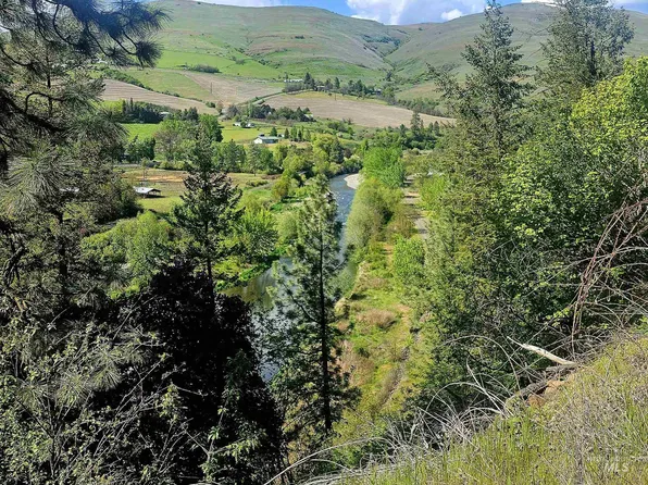 Pebble Ln, Juliaetta, ID 83535