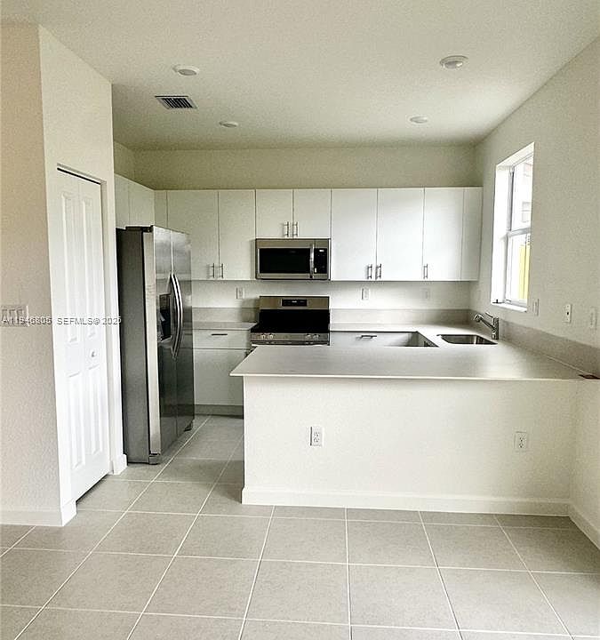 1st image of 2713 SE 26th Rd #2713