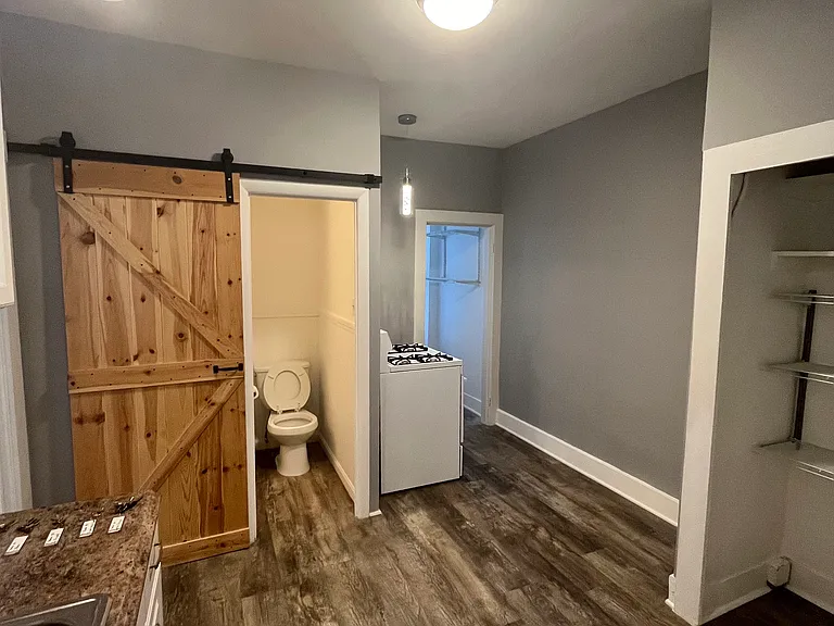 7 Home St #1R — Photo 2
