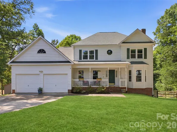 109 Elk Ct, Mount Holly, NC 28120