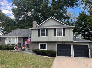 8108 W 96th Ter, Overland Park, KS 66212