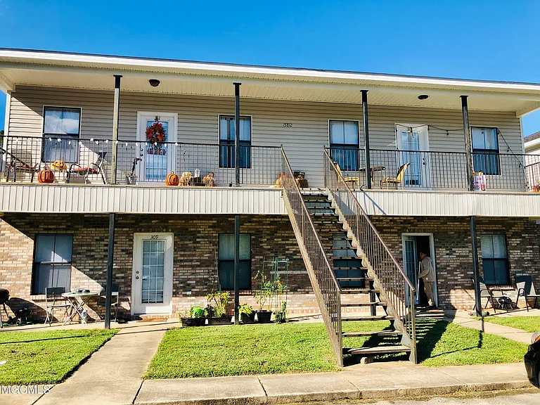 15812 Adam Rd — Photo 1