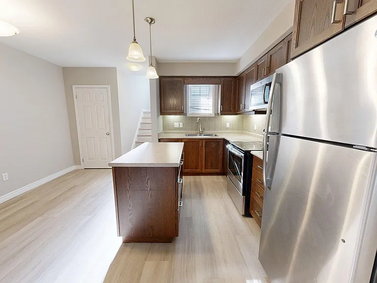 3200 Singleton Ave #8 — Photo 11