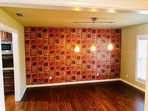 5th image of 1519 Iris Ave