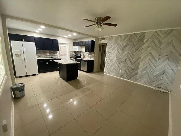 2605 Pembrook Dr — Photo 6