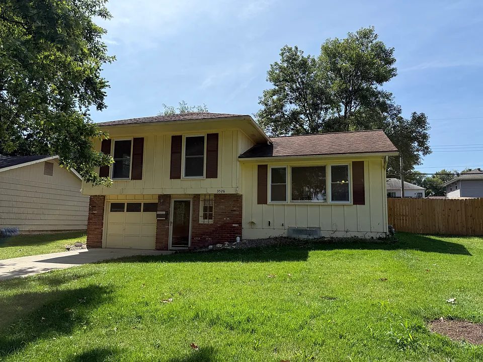 3526 S Adams Ave