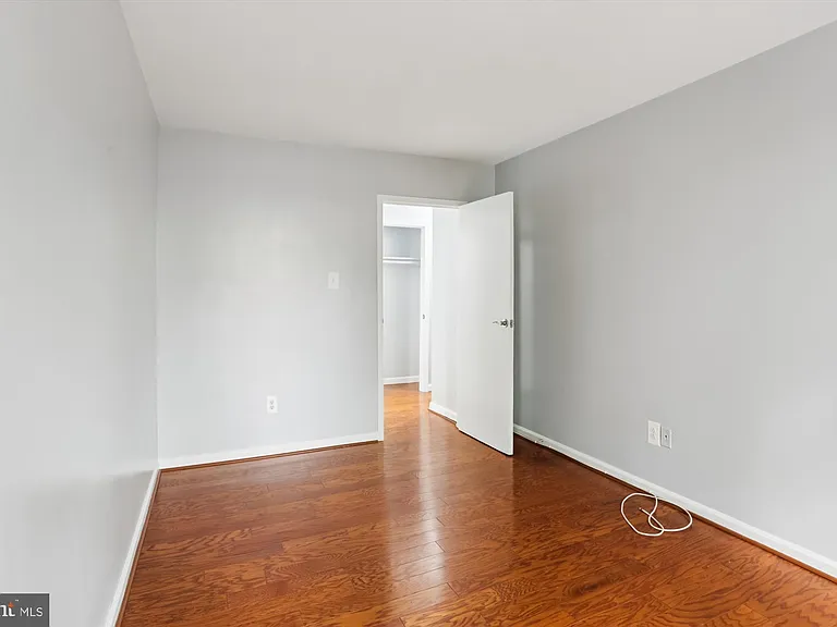 950 25th St NW #407 — Photo 14