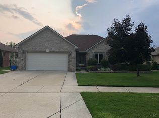 54707 Laurel Dr, Macomb, MI 48042